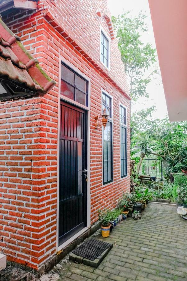 Reddoorz Syariah @ Puncak Buring Otel Malang Dış mekan fotoğraf